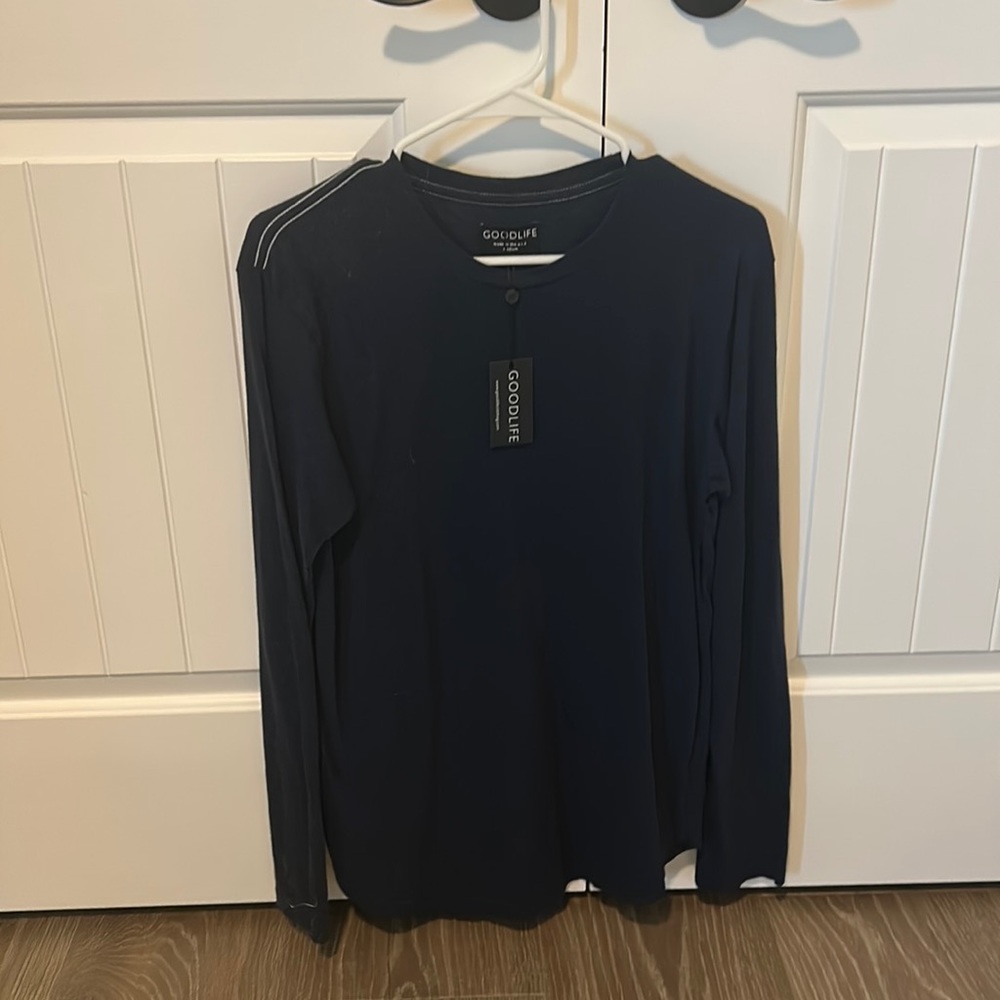 Men’s Goodlife Scalloped LS Navy blue. **Brand new with tags**